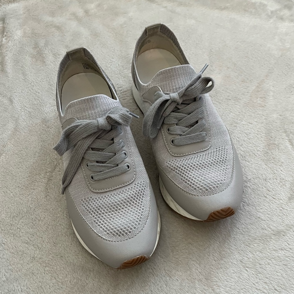 Banana Republic Recycled Knit Sneakers, Size 5.5